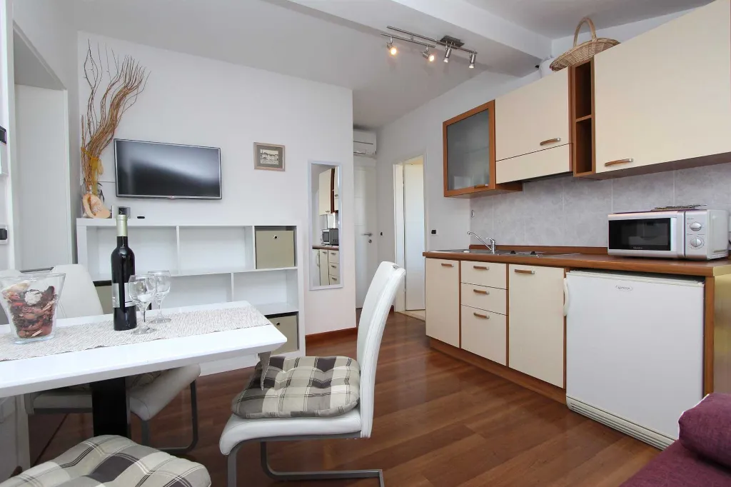 One-Bedroom Apartment with Balcony in Rovinj