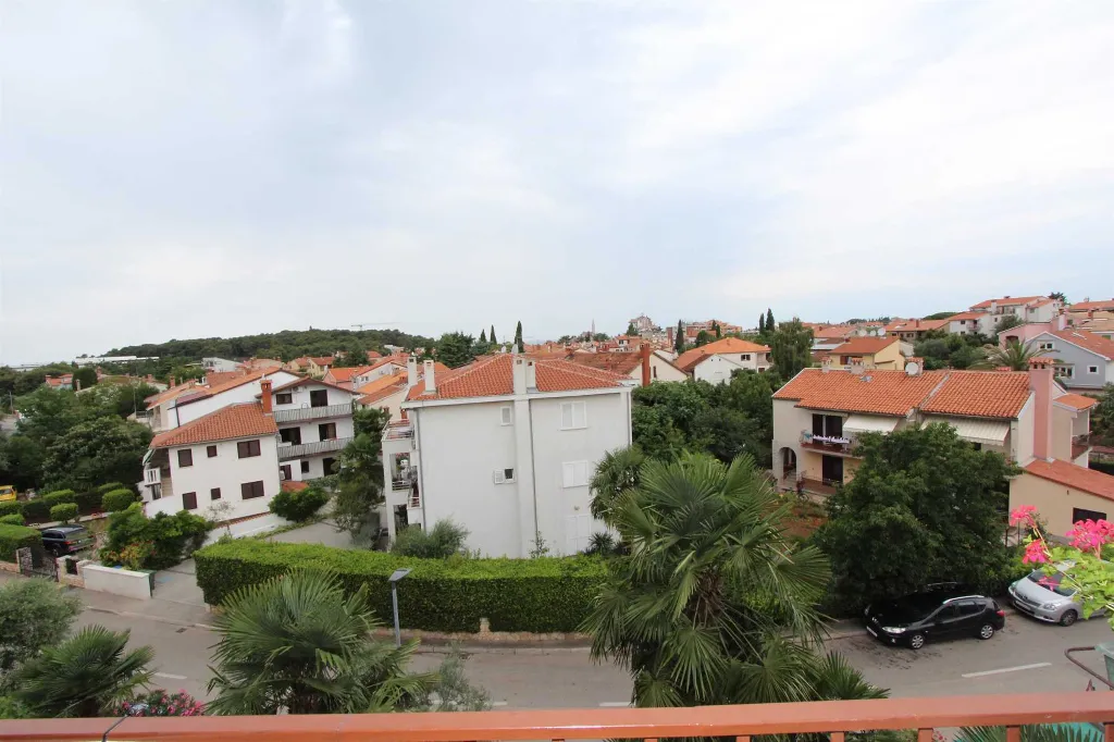 Three-Bedroom Apartment in Rovinj with Balcony
