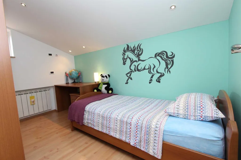 Three-Bedroom Apartment in Rovinj with Balcony