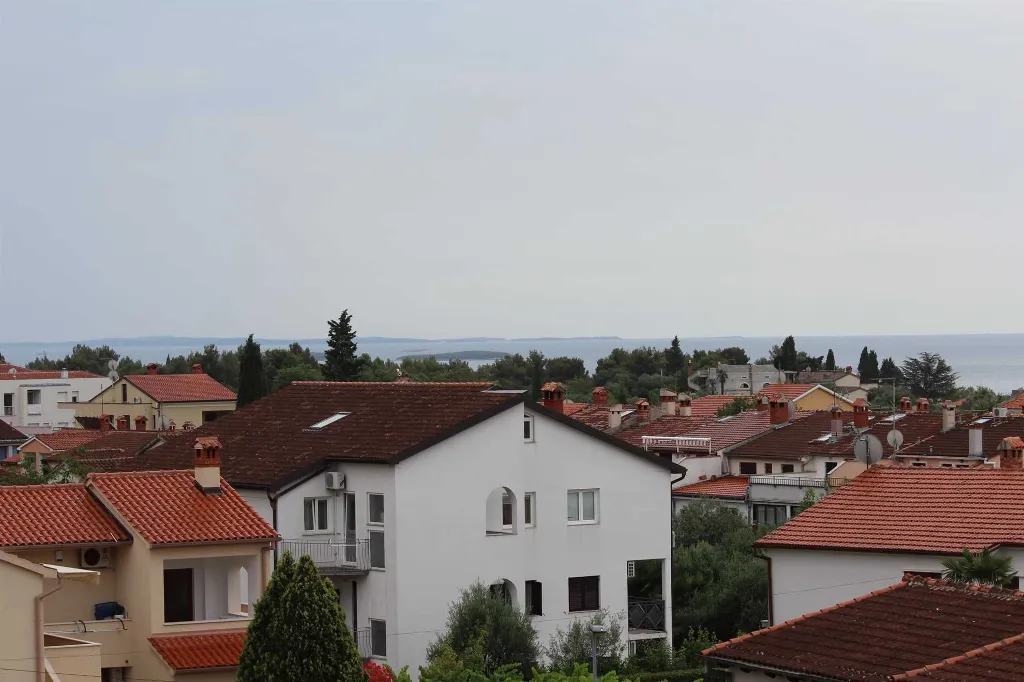 Three-Bedroom Apartment in Rovinj with Balcony