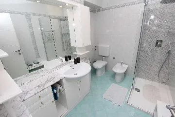 Three-Bedroom Apartment in Rovinj with Balcony