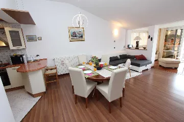 Three-Bedroom Apartment in Rovinj with Balcony