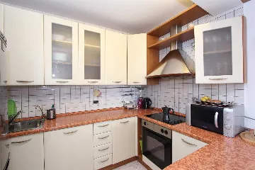 Three-Bedroom Apartment in Rovinj with Balcony