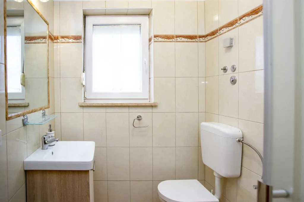 Two-Bedroom Apartment in Rovinj with Parking