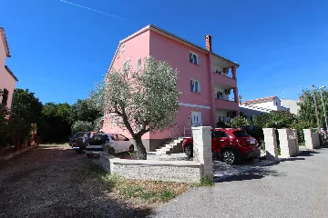 Two-Bedroom Apartment in Rovinj with Parking
