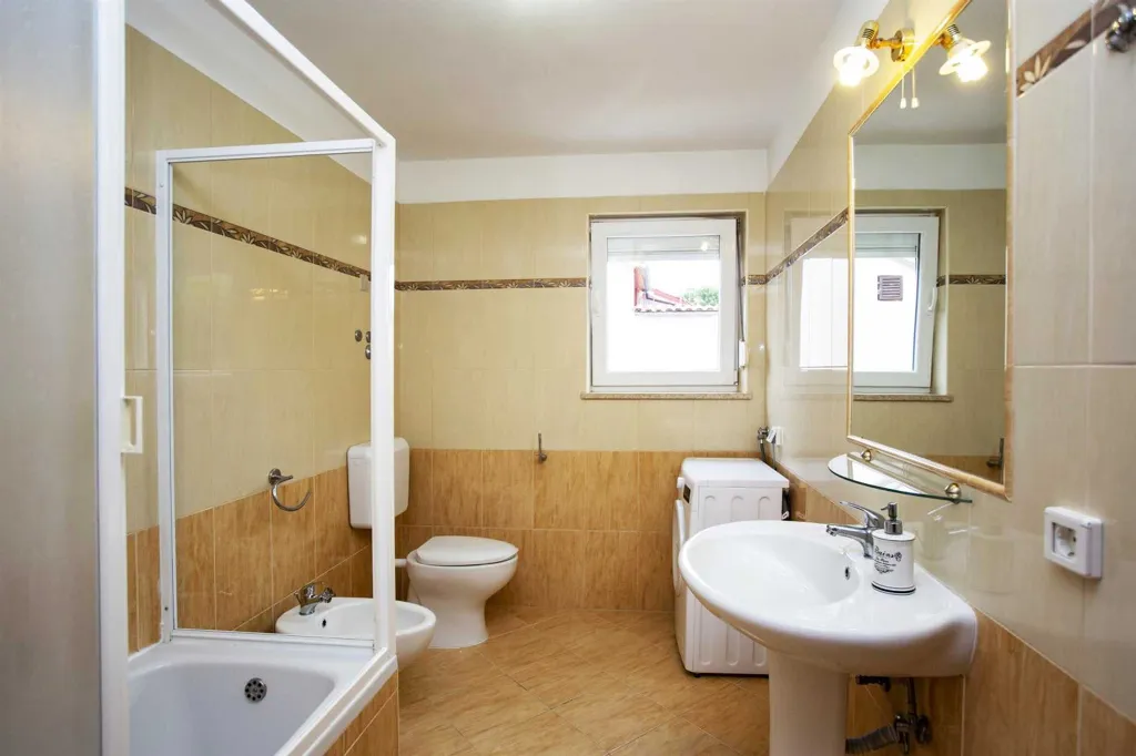 Two-Bedroom Apartment in Rovinj for Up to 5 Guests