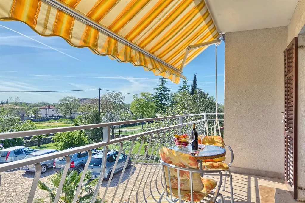 One-Bedroom Apartment with Pool in Kanfanar