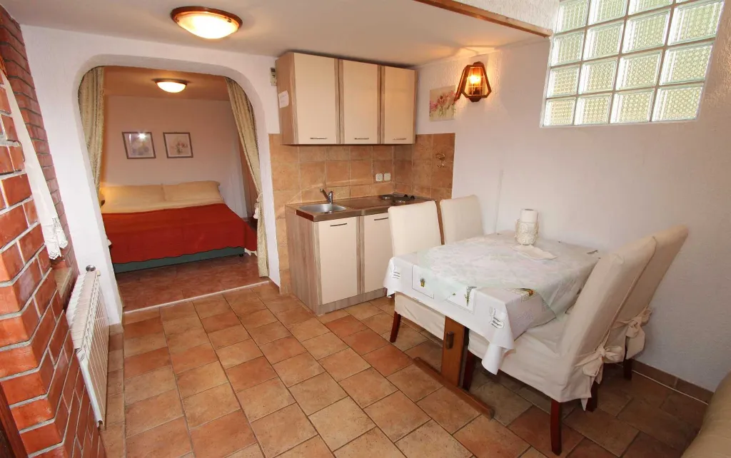 Two-Bedroom Apartment in Rovinj for 3 Guests