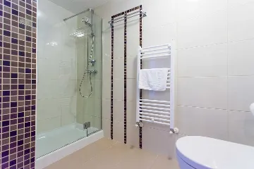 Double Room for 2 in Rovinj with Side Sea View