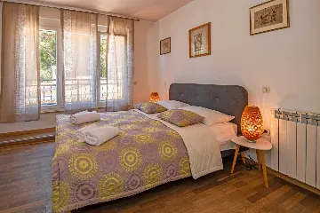 Double Room for 2 in Rovinj with Side Sea View