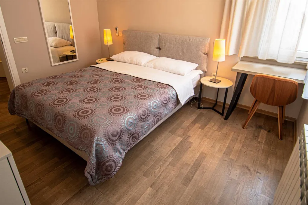 Double Room for 2 Guests in Rovinj with Side Sea View