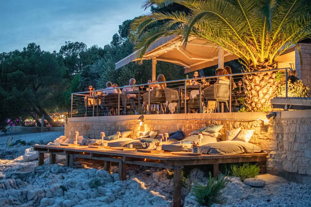 Double Room for 2 Guests in Rovinj with Side Sea View