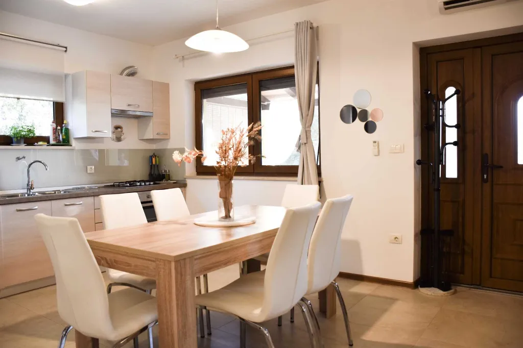 Holiday House for 6 Guests in Rovinj with Garden