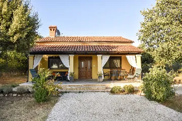 Holiday House for 6 Guests in Rovinj with Garden