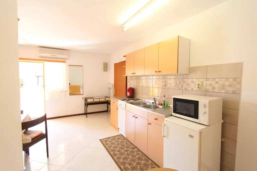 Studio Apartment in Rovinj with Terrace