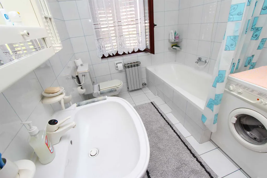 Double Room in Rovinj with Shared Bathroom
