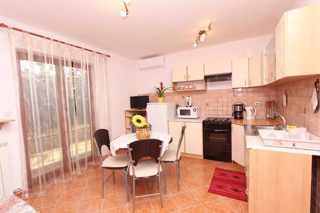Two-Bedroom Apartment in Rovinj with Terrace