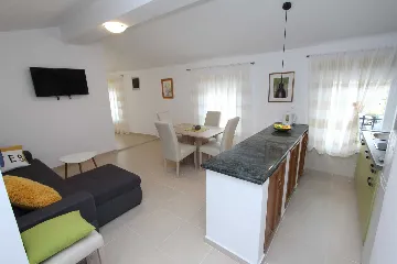 One-Bedroom Apartment in Rovinj for 2–4 Guests