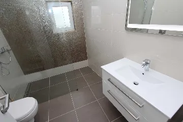 One-Bedroom Apartment in Rovinj for 2–4 Guests