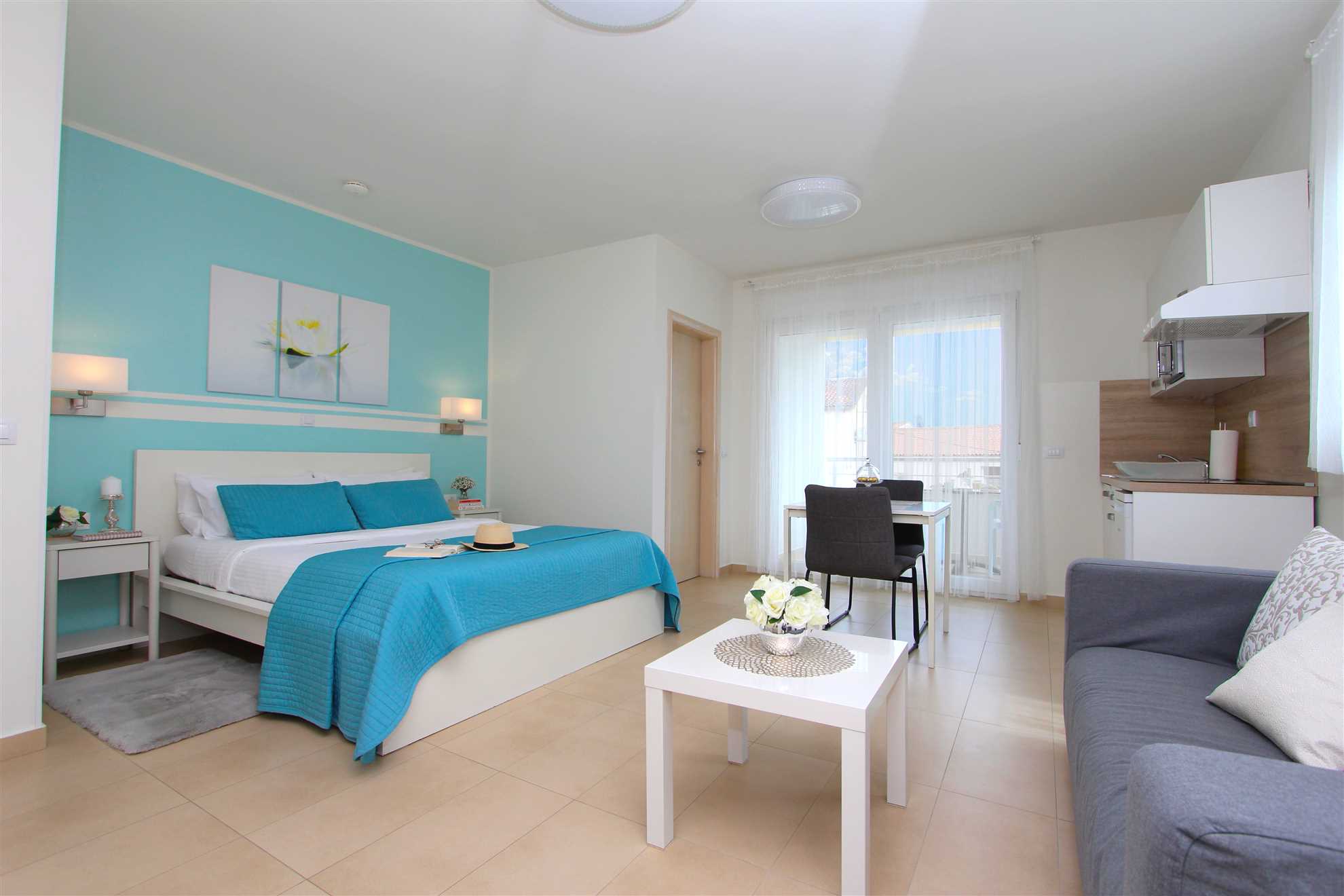 EMANUEL Studio with Balcony 2