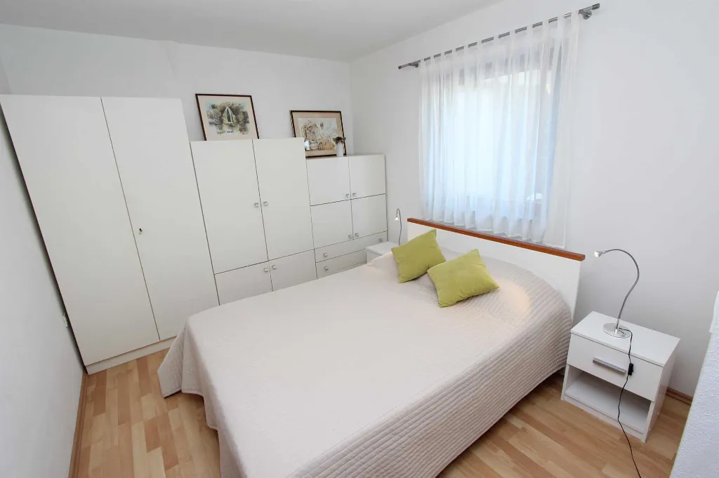 One-Bedroom Apartment in Pula with Terrace