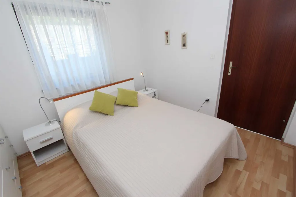 One-Bedroom Apartment in Pula with Terrace