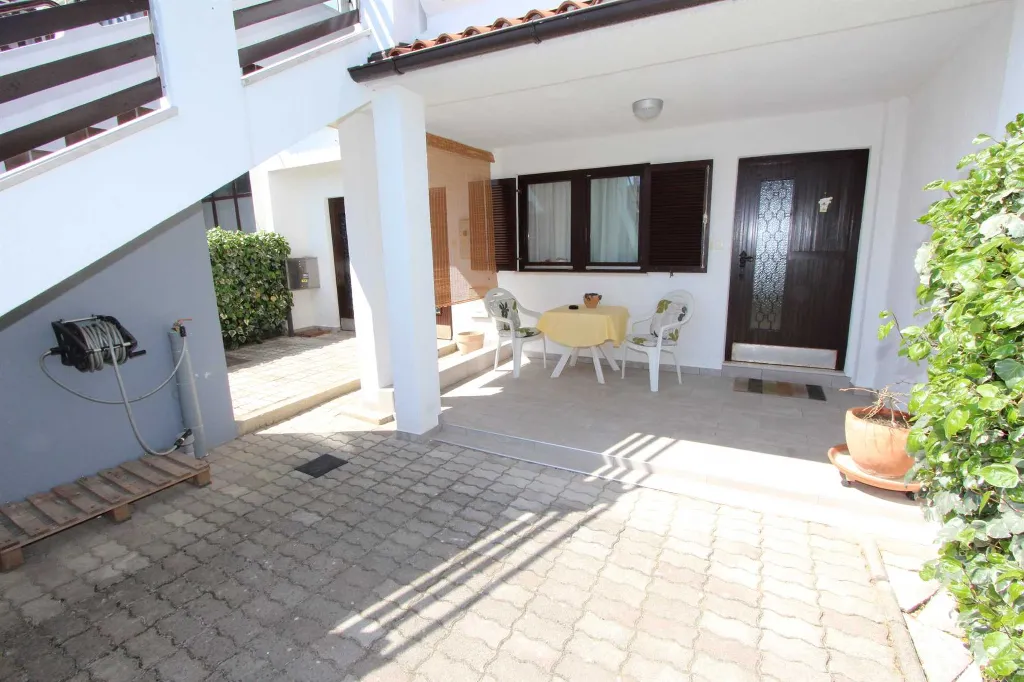 One-Bedroom Apartment in Pula with Terrace