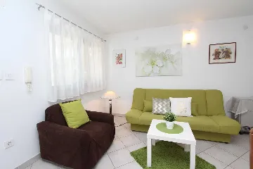 One-Bedroom Apartment in Pula with Terrace