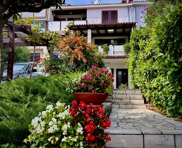 One-Bedroom Apartment in Pula with Terrace