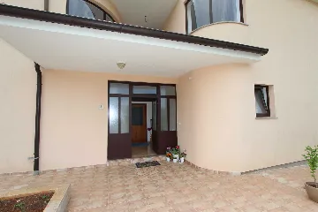 One-Bedroom Apartment in Putini for up to 4 Guests
