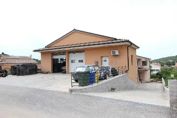 One-Bedroom Apartment in Putini for up to 4 Guests