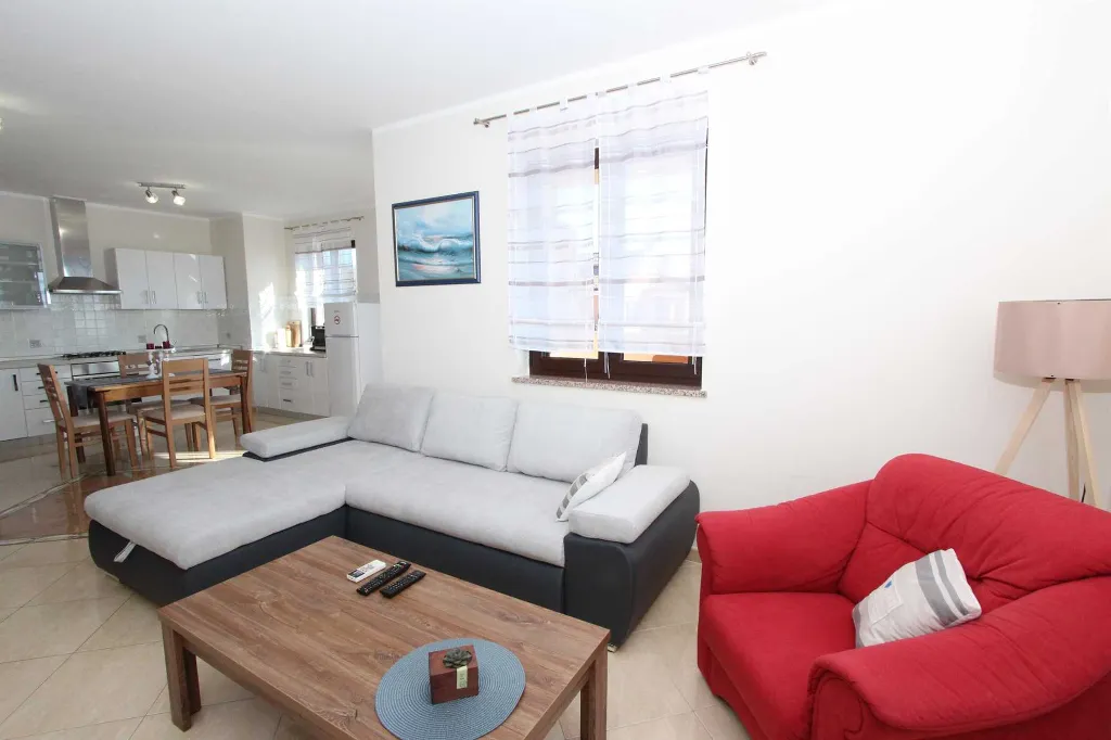 One-Bedroom Apartment in Putini for up to 4 Guests