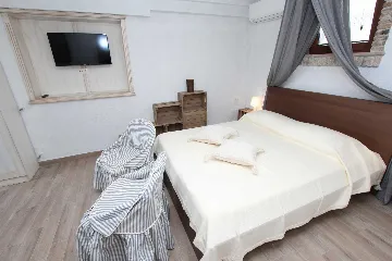 Studio for 2 in Rovinjsko Selo with Shared Pool