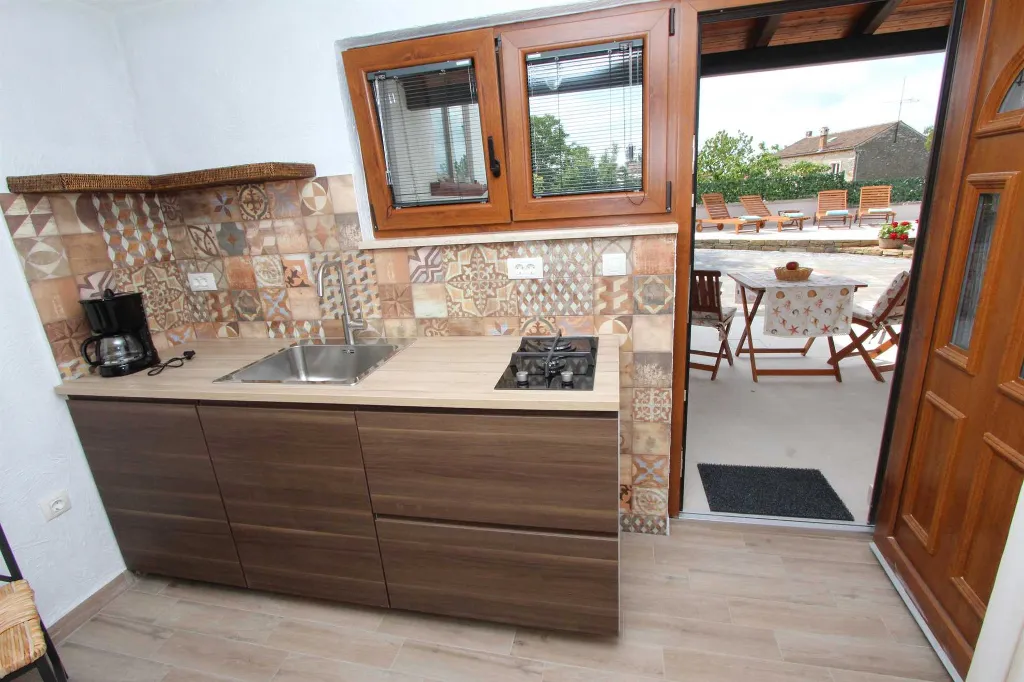 Studio for 2 in Rovinjsko Selo with Shared Pool