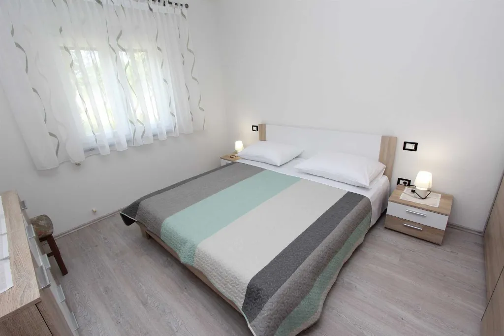 Three-Bedroom Apartment in Rovinj with Parking