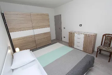 Three-Bedroom Apartment in Rovinj with Parking