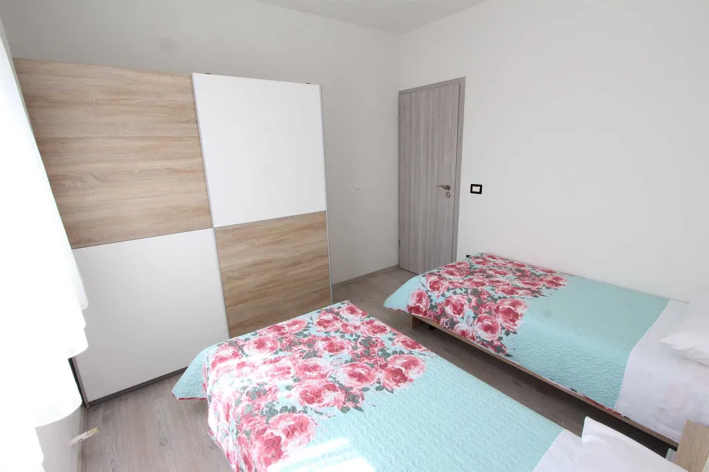 Three-Bedroom Apartment in Rovinj with Parking