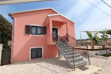 Three-Bedroom Apartment in Rovinj with Parking