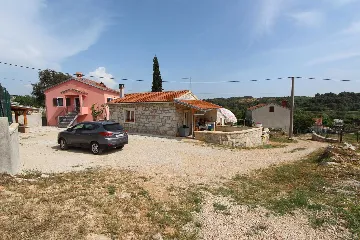 Three-Bedroom Apartment in Rovinj with Parking