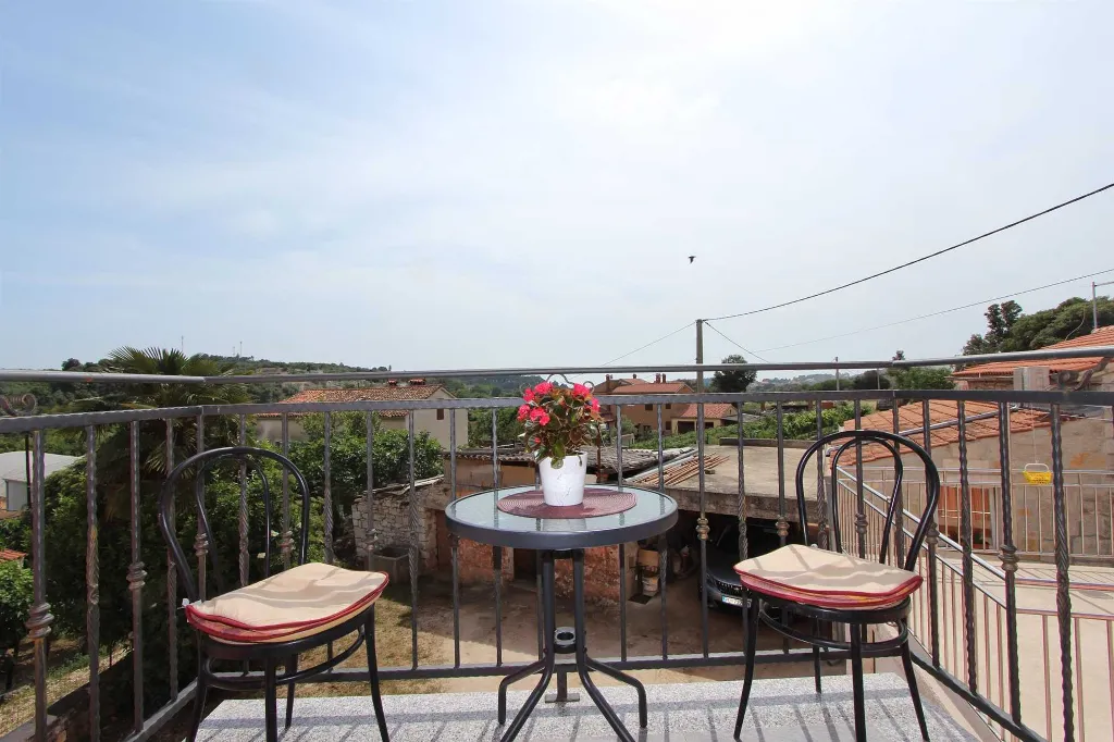 Three-Bedroom Apartment in Rovinj with Parking