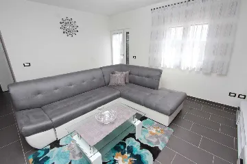 Three-Bedroom Apartment in Rovinj with Parking