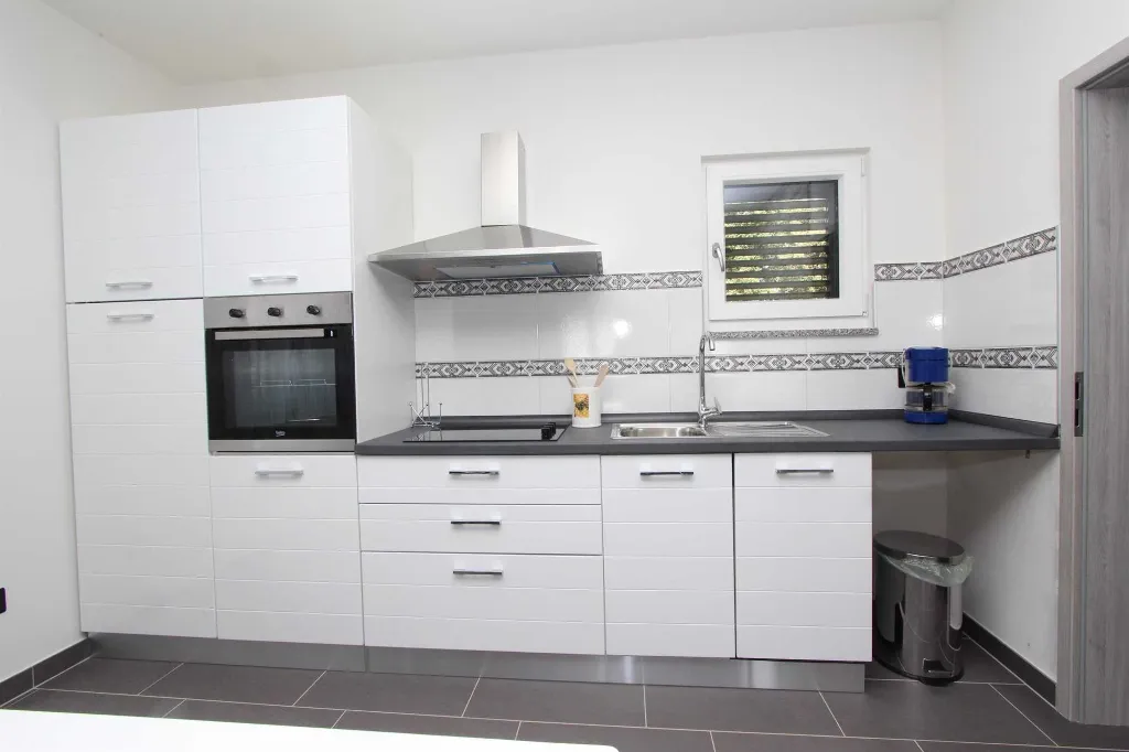 Three-Bedroom Apartment in Rovinj with Parking