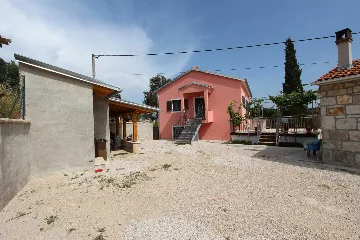 Three-Bedroom Apartment in Rovinj with Parking