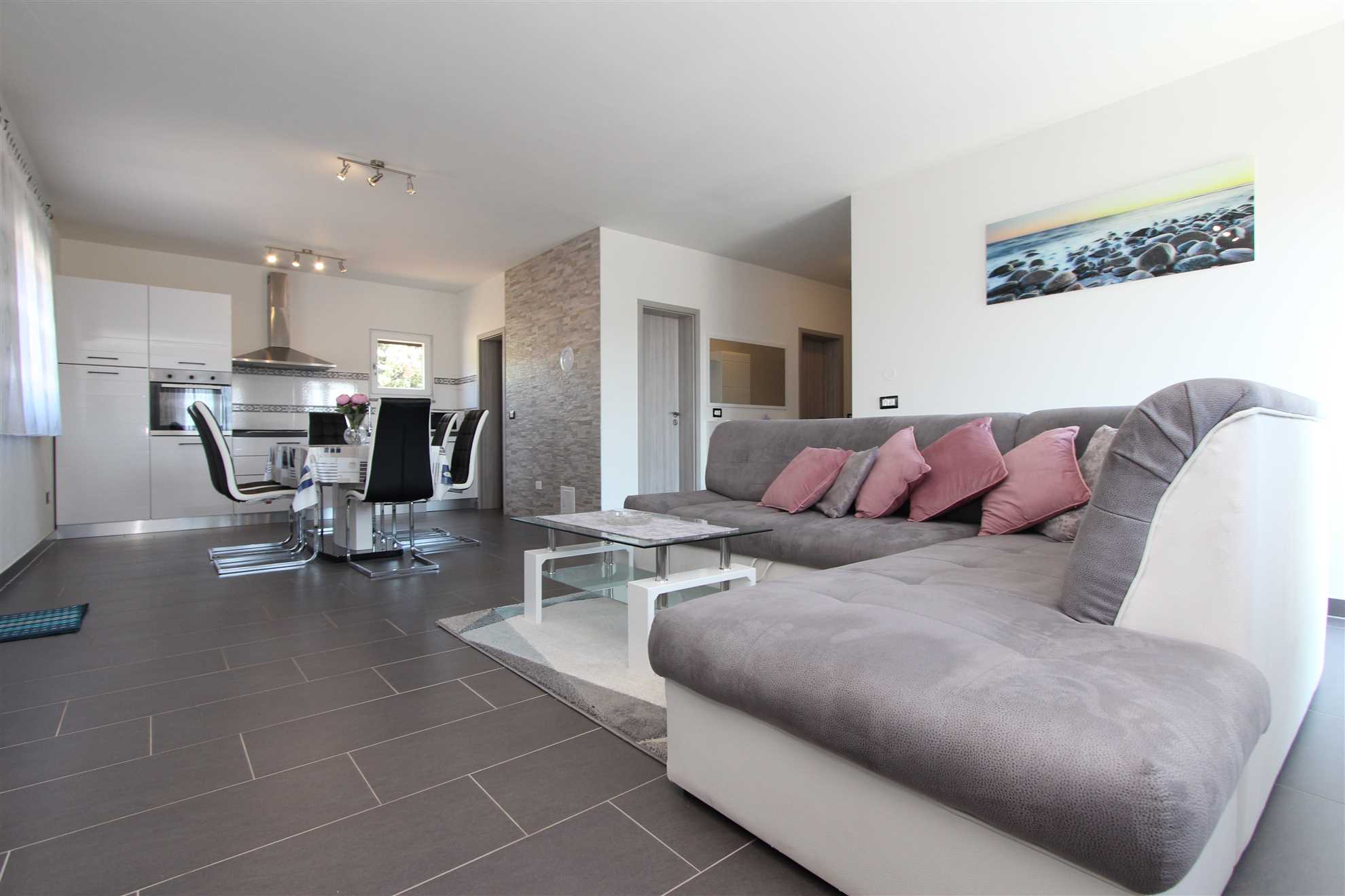 MONDELACO Three-Bedroom Apartment
