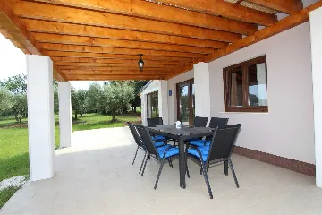 Holiday House for 6 Guests in Rovinj with Garden