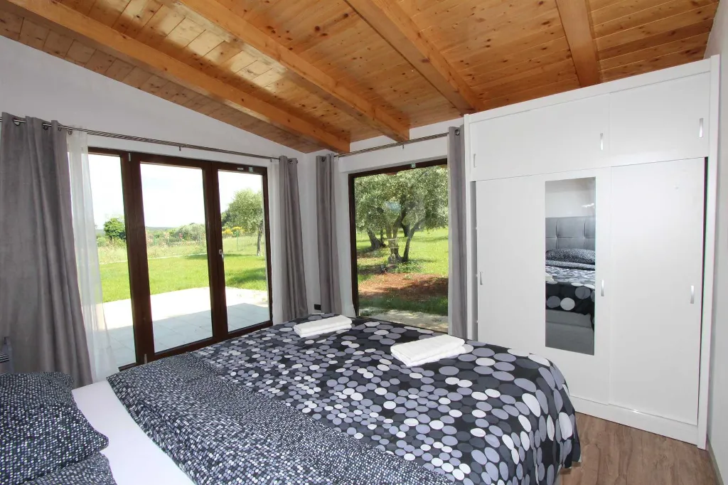 Holiday House for 6 Guests in Rovinj with Garden