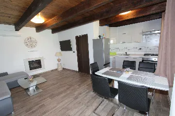 Holiday House for 6 Guests in Rovinj with Garden