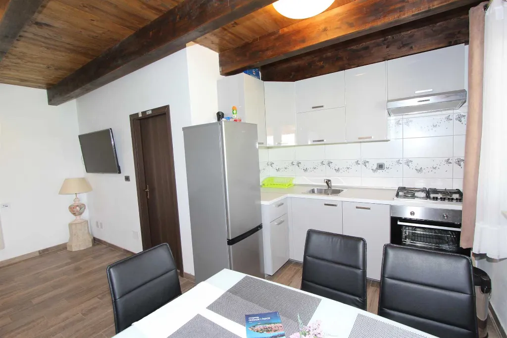 Holiday House for 6 Guests in Rovinj with Garden