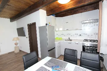 Holiday House for 6 Guests in Rovinj with Garden