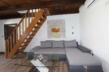 Holiday House for 6 Guests in Rovinj with Garden